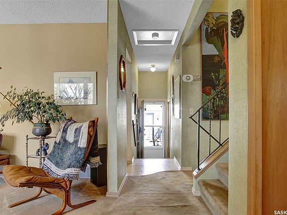 4th image of 74 Cooper Cres