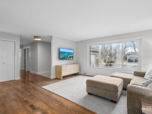 4th image of 386 N Vista Ave