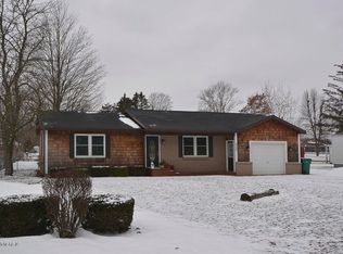 455 Douglas Dr, Decatur, MI 49045