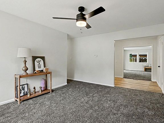 4th image of 617 W 4th St