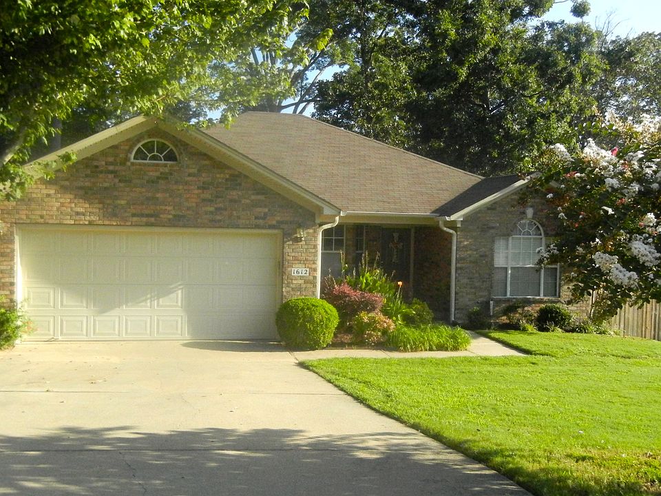 1st image of 1612 Kensington Dr