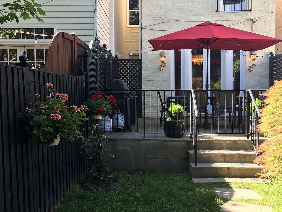 Backyard entrance