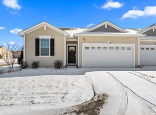 218 Sussex Ct, North Aurora, IL 60542