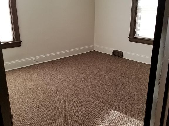 4th image of 426 Mace St