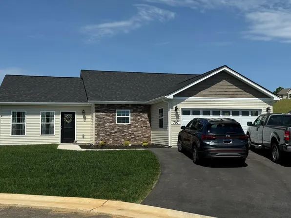 797 Chesley St, Radford, VA 24141