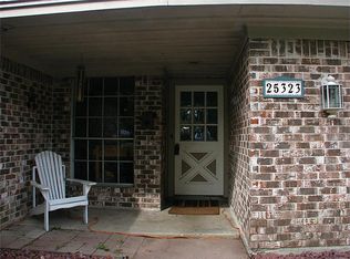 25323 Oakhurst Dr, Spring, TX 77386
