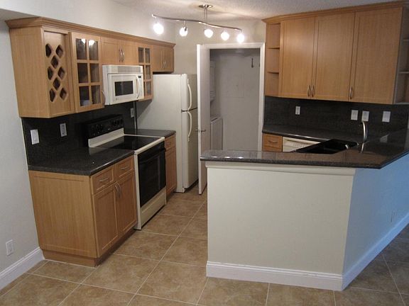 3rd image of 9999 Summerbreeze Dr APT 816
