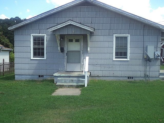 1st image of 805 Roanoke Ave
