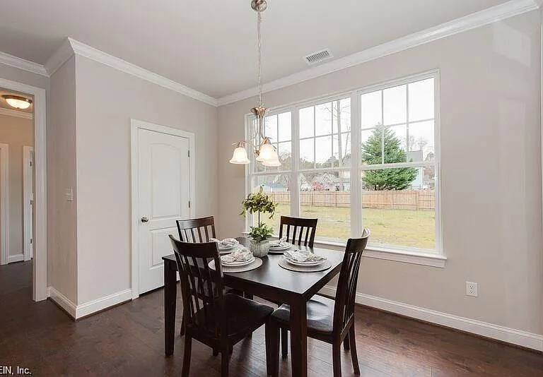 1005 Beachstone Quay — Photo 14