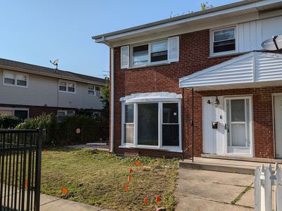 8915 Robin Dr APT A, Des Plaines, IL, 60016