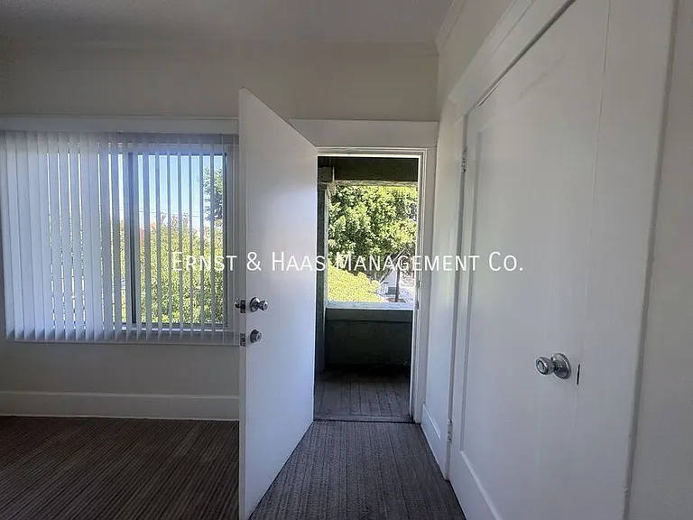 1249 Pine Ave — Photo 14