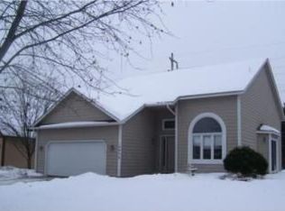 10456 Eagle St NW, Coon Rapids, MN 55433