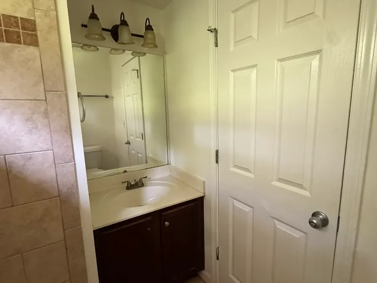 2726 White Oak Dr — Photo 7