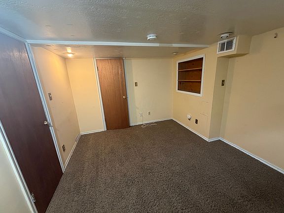 3rd image of 948 E Simpson Ave