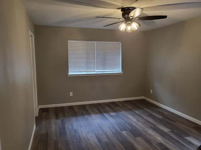 1213 Carroll Dr — Photo 23