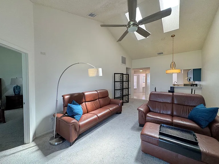 715 Magnolia Pl — Photo 19