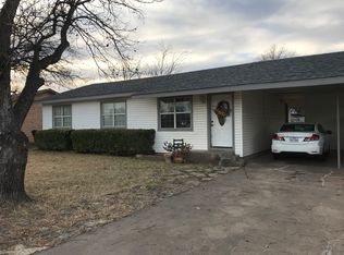 1378 Hillcrest Dr, Graham, TX 76450