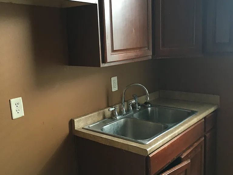 2731 Bruxelles St — Photo 8