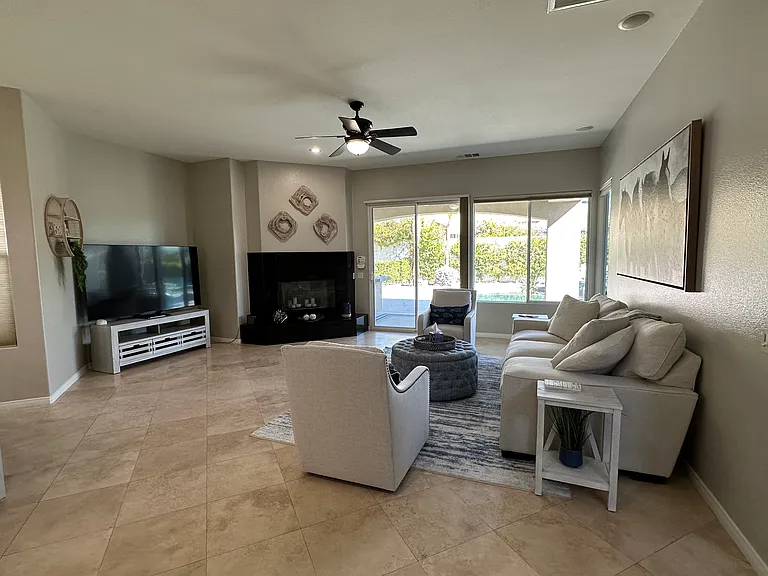 48 Provence Way — Photo 12