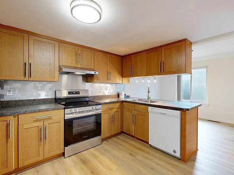 2609 Meade Ct — Photo 2