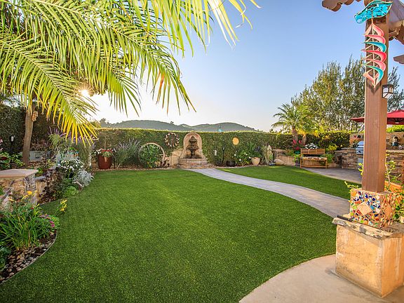 4th image of 615 Camino Del Lago