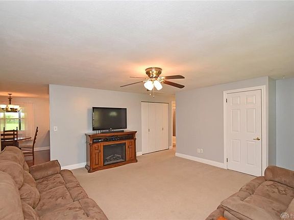 5th image of 132 Hartshorn Dr