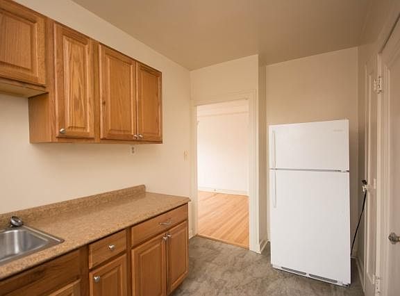 3rd image of 1810 W Farwell Ave APT 2A