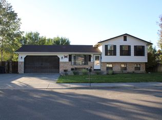 1322 Bluebird Ln, Idaho Falls, ID 83402