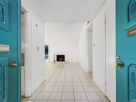 4th image of 20716 Burbank Blvd