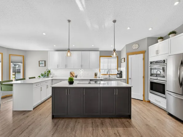 8329 171a Ave NW, Edmonton, AB T5Z 3E4