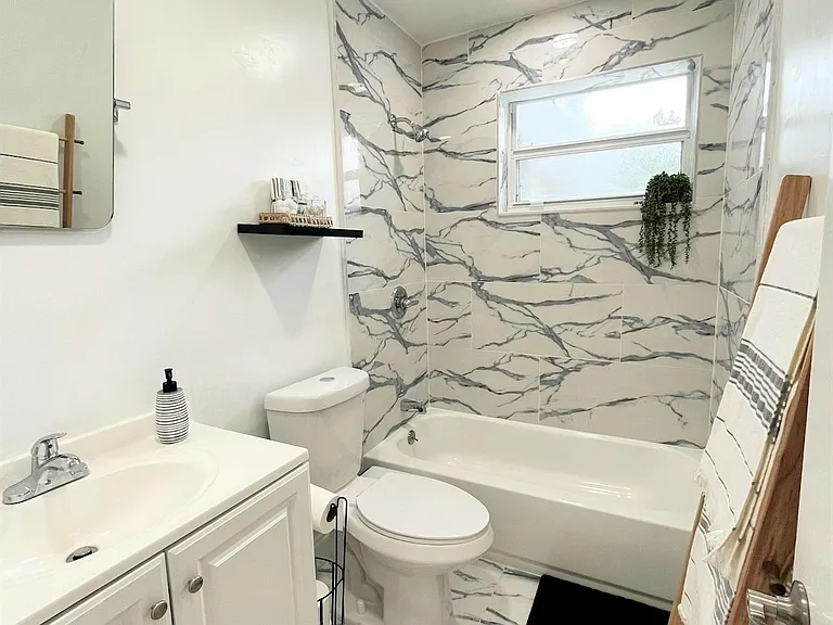 4111 SW 18th Ct #3/2 — Photo 22