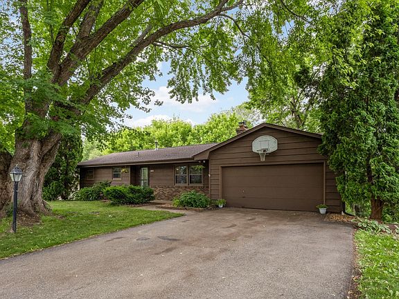 2nd image of 1616 Circle Dr