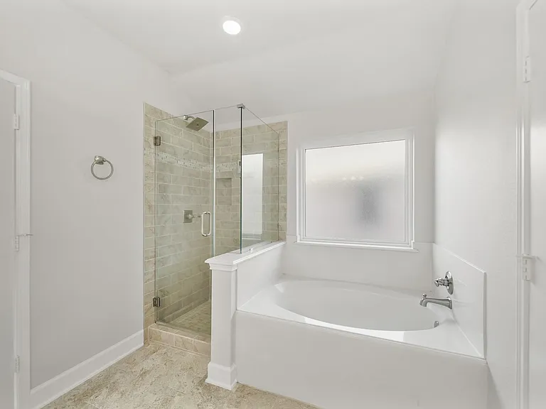 2714 Crestbrook Ct — Photo 15