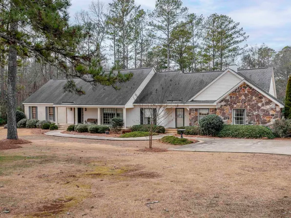 1101 East St S, Talladega, AL 35160