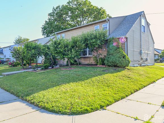 2nd image of 73 Daniel St