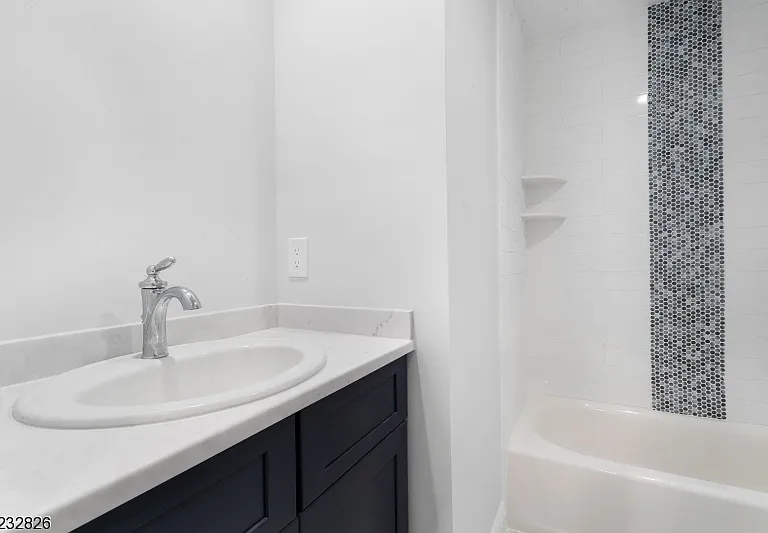 318 Main St — Photo 17