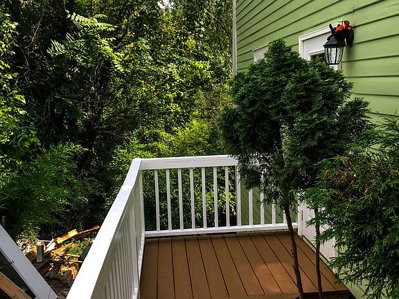 Down side 1 short set of steps