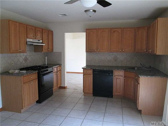 4th image of 16 Caruso Ct