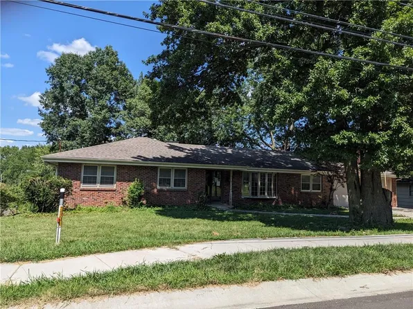 4544 Welborn Ln, Kansas City, KS 66104
