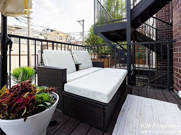 4th image of 1243 W Oakdale Ave #3W
