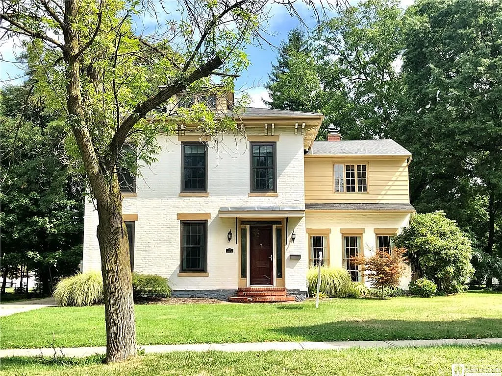 197 Temple St photo 1
