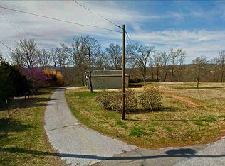 4765 E Woodsedge Rd, Fayetteville, AR 72701