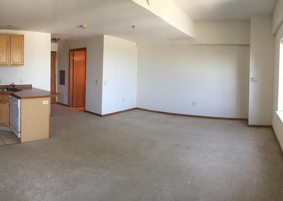 Living room / Bedroom / Kitchen