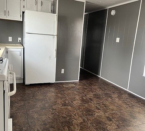 3rd image of 5 Joyce Dr