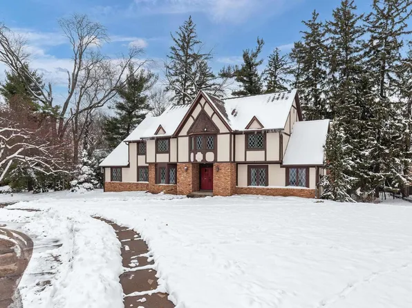 1225 38th Avenue Ct, Rock Island, IL 61201