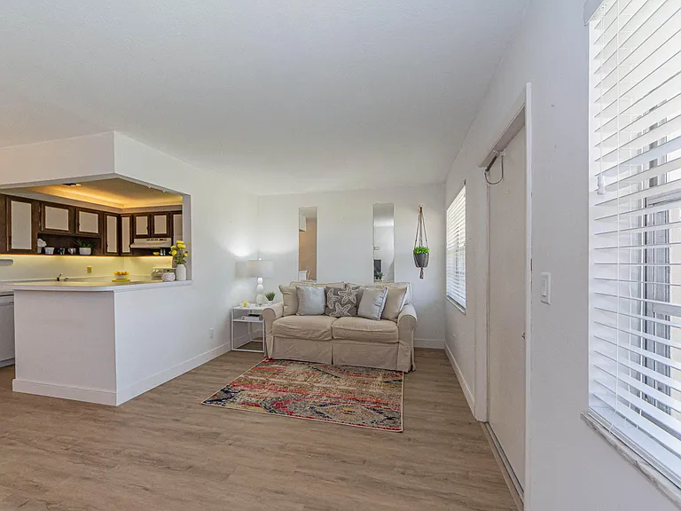 60 Woodland Dr #204 — Photo 4