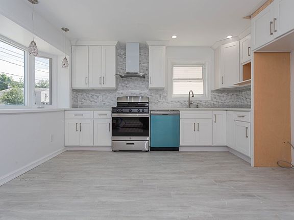 3rd image of 12814 160th St