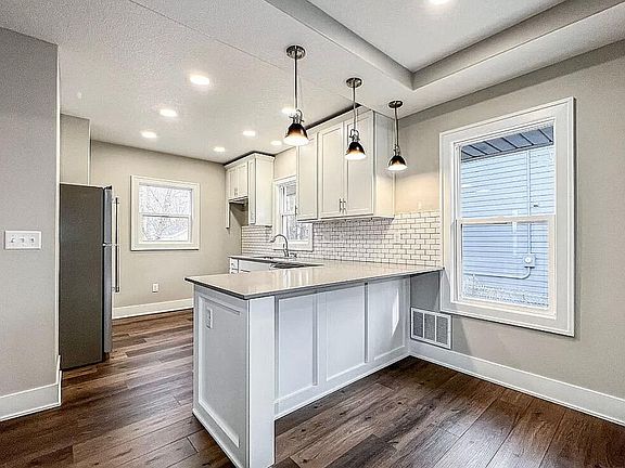 2nd image of 2735 College Ave