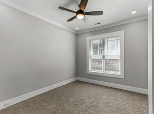 4256 N Sacramento Ave, Chicago, IL 60618