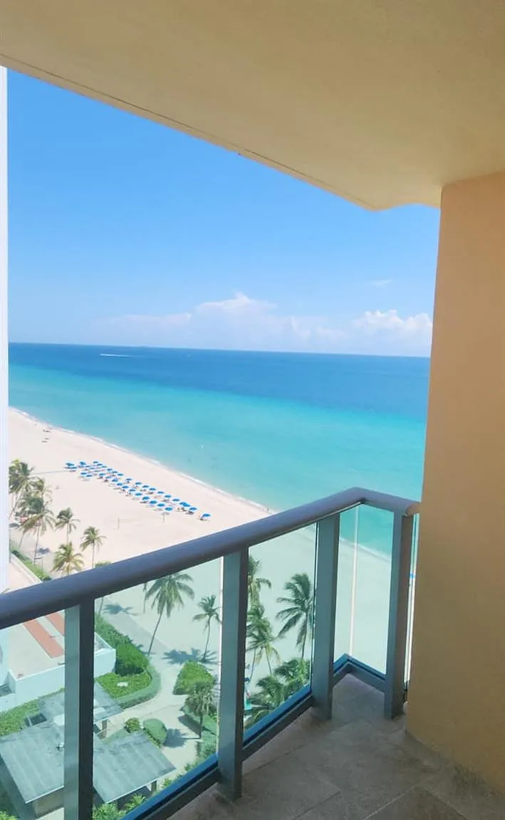 1 bed, 1.0 bath, 745 sqft, $3,000 — Photo 2